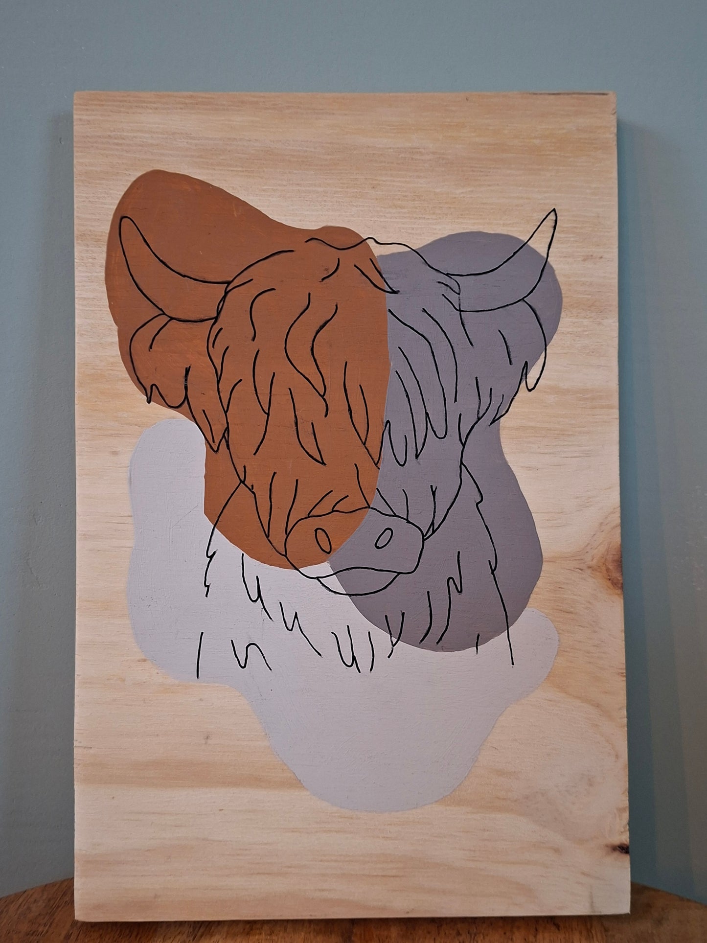 Handgemaakt houten kunstwerk – Schotse Hooglander | lijntekening | sand, clay brown & rusty brown