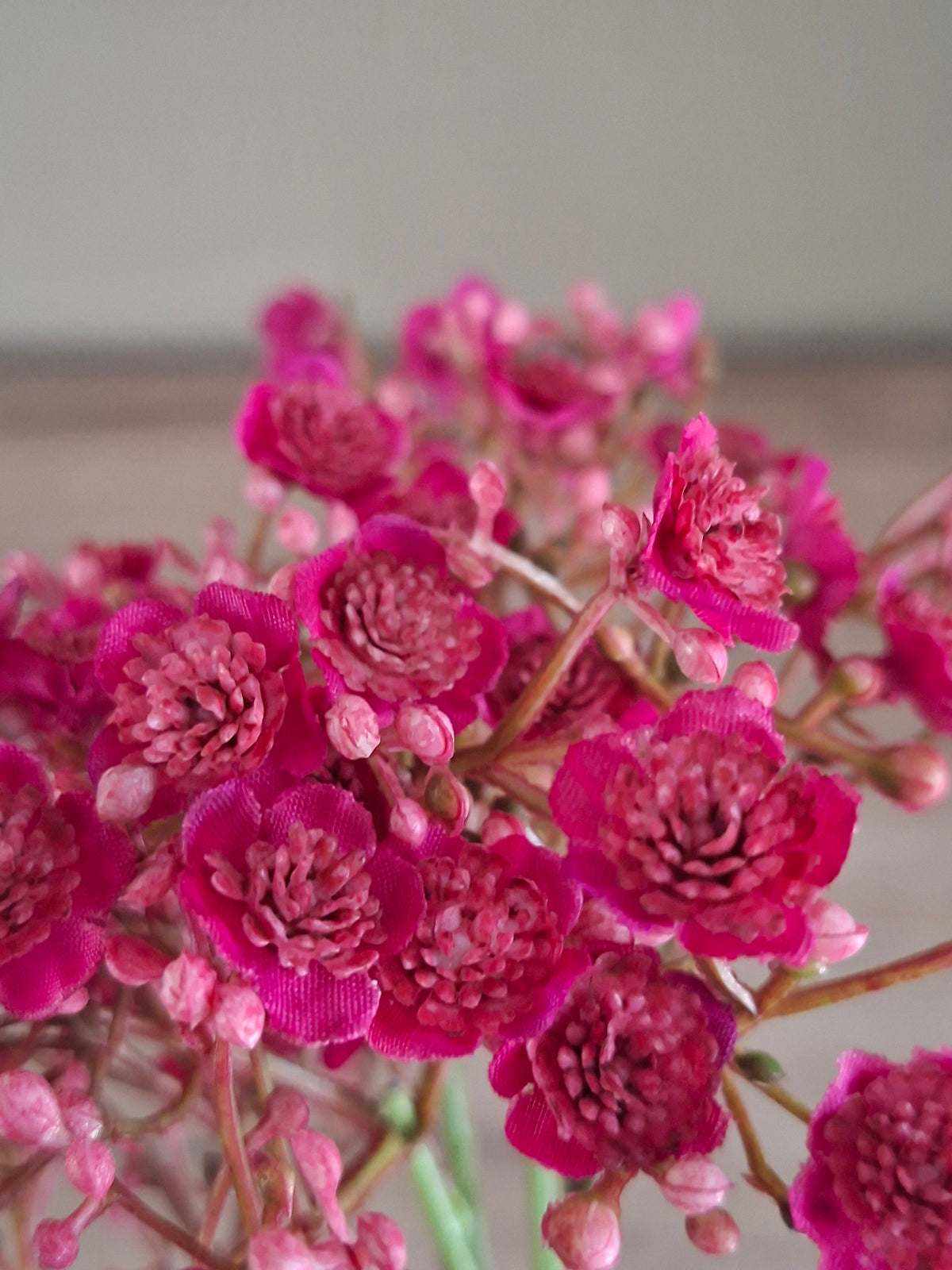 Gypsophilia Burgundy – Luxe kunstbloem voor vaas en boeket