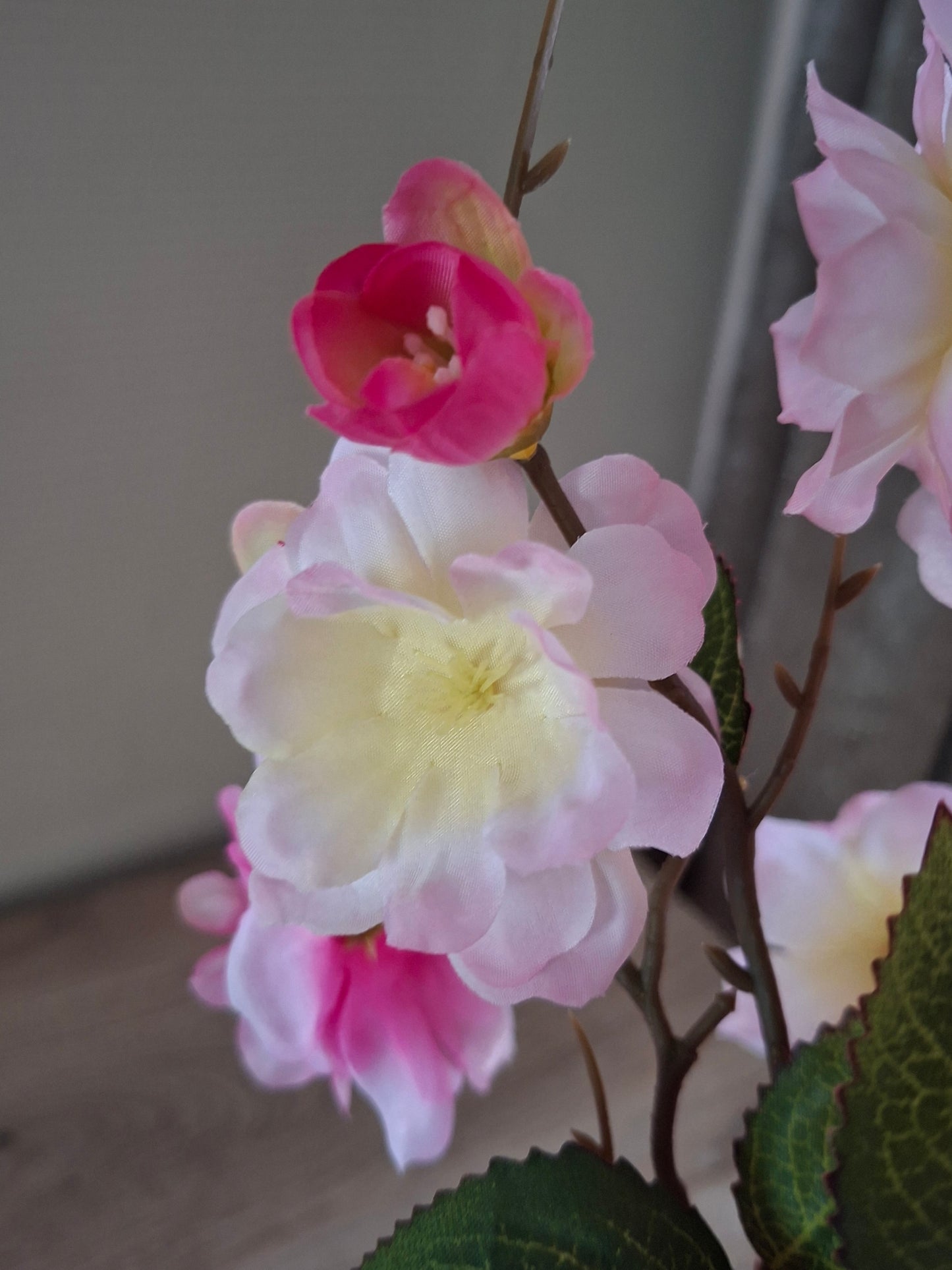 Bloesemtak Kunstbloem – Donkerroze & Wit | Decoratieve Bloesemtak | L75 cm
