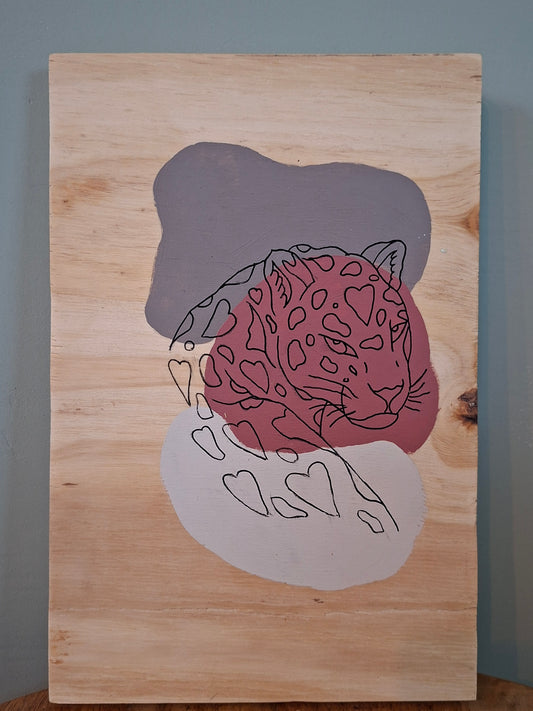 Handgemaakt houten kunstwerk – luipaard | lijntekening | terra roze, sand &amp; clay brown