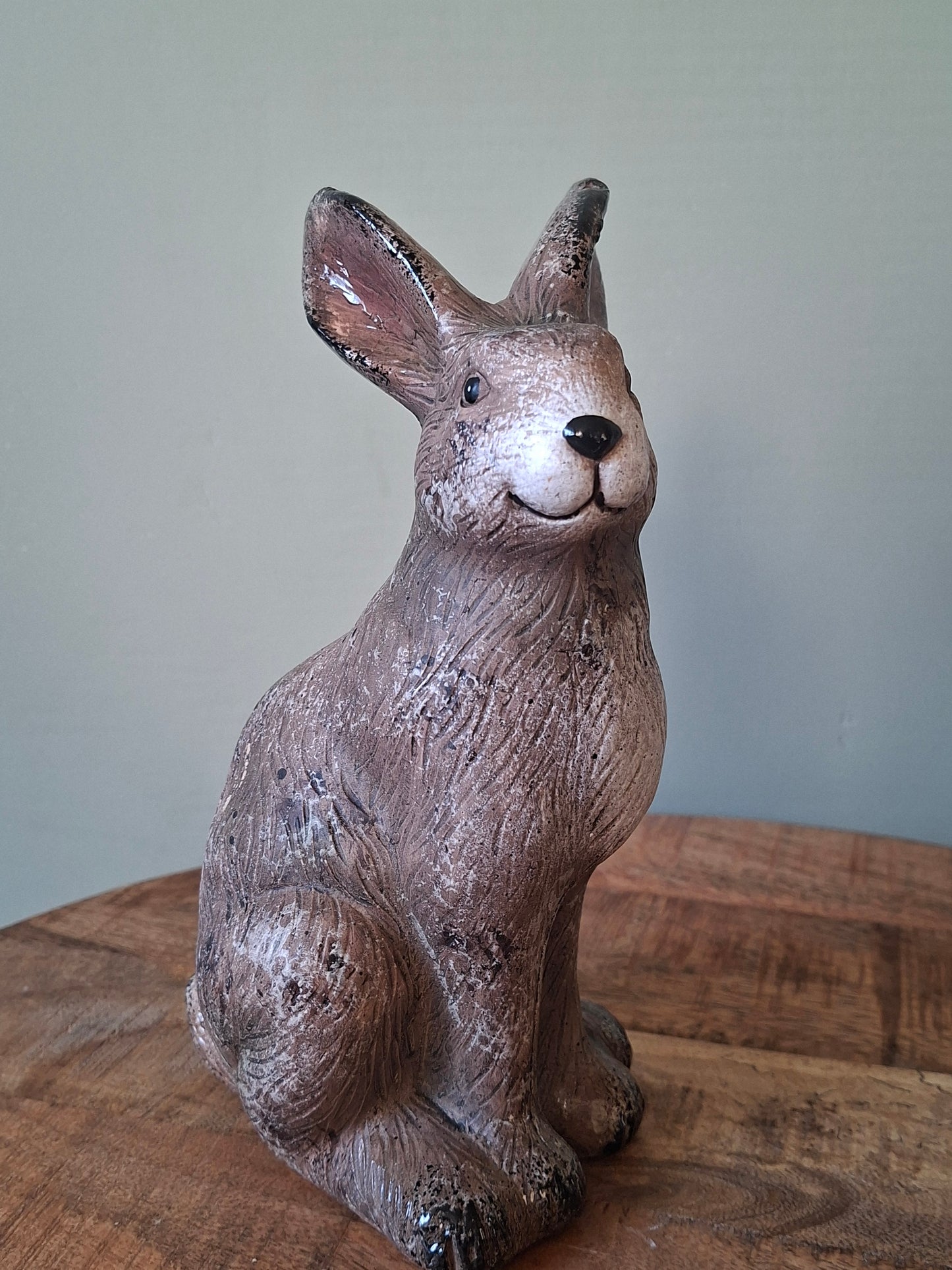 Set van 2 Zittende Paashazen Arwin – Grote en Kleine Paashaas voor Lente- en Paasdecoratie