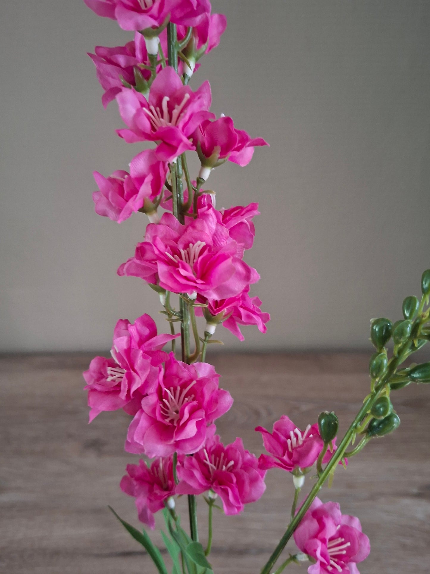 Delphinium Kunstbloem – Crème, Roze & Fuchsia | Decoratieve Bloementak | H78 cm