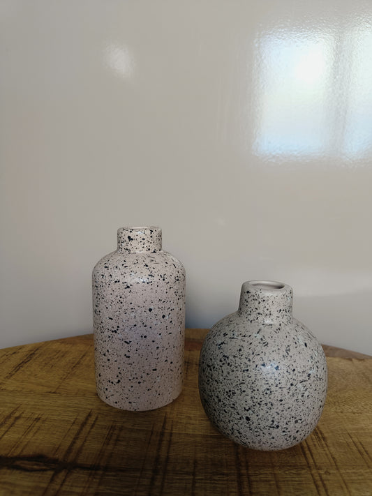 Setje kleine roze vaasjes met spikkels – 2 stuks