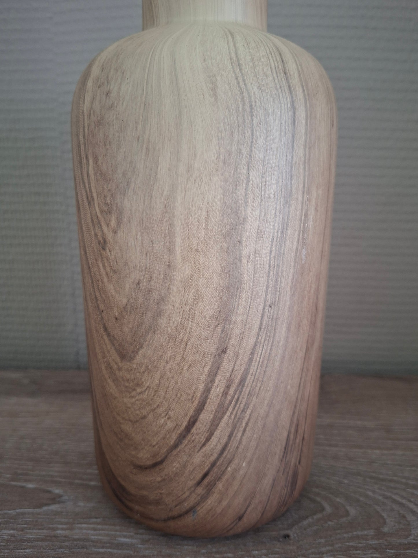 Keramieken Vaas Natural met Houtlook – Tijdloze Woondecoratie | Ø12 x H28 cm