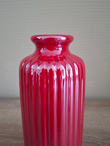 Keramieken Vaas met Reliëf en Electroplated Afwerking – Rood & Roze | Ø7 x H15,5 cm