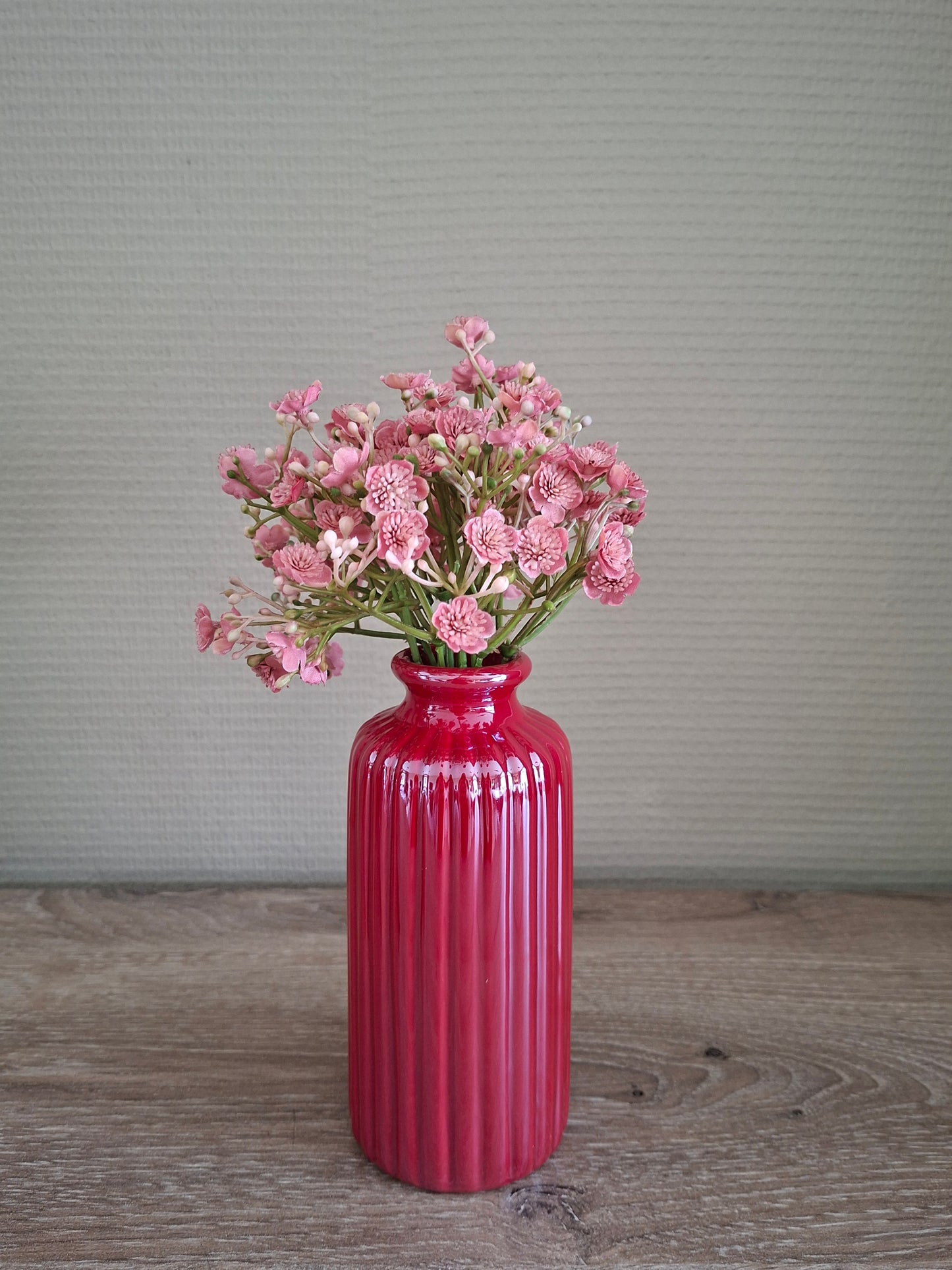 Keramieken Vaas met Reliëf en Electroplated Afwerking – Rood & Roze | Ø7 x H15,5 cm