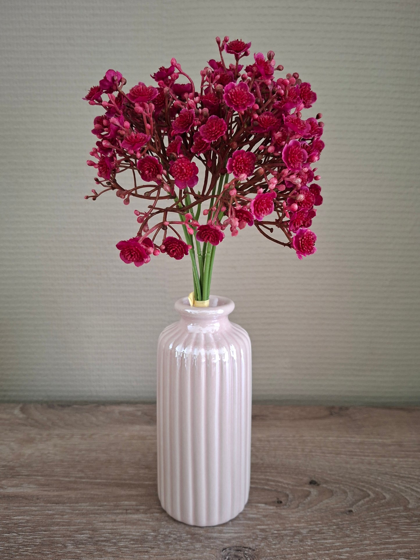 Keramieken Vaas met Reliëf en Electroplated Afwerking – Rood & Roze | Ø7 x H15,5 cm