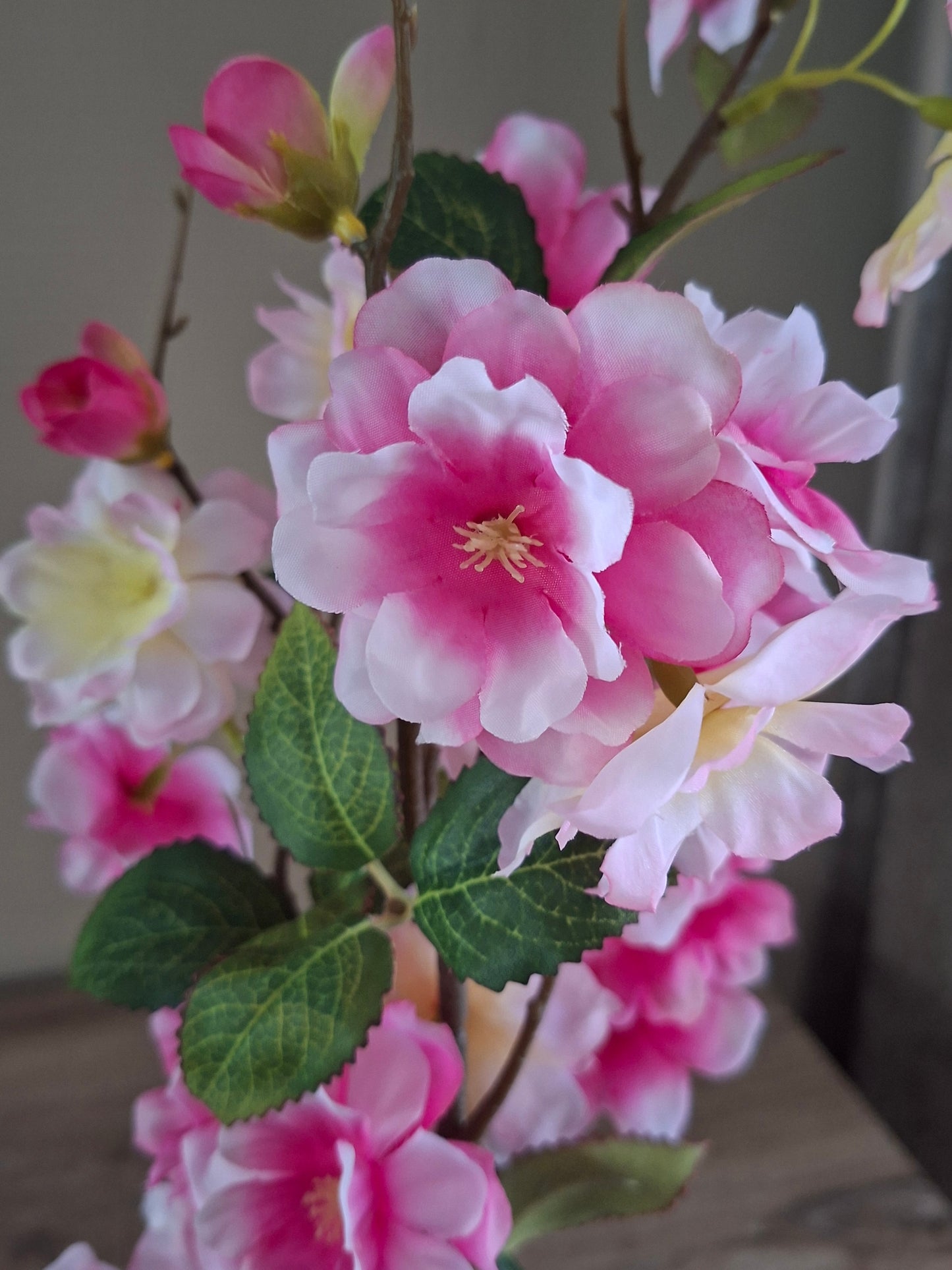 Bloesemtak Kunstbloem – Donkerroze & Wit | Decoratieve Bloesemtak | L75 cm