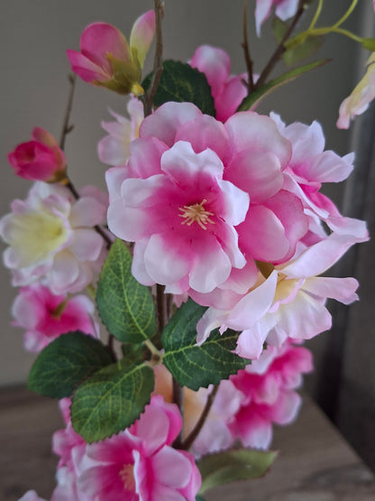 Bloesemtak Kunstbloem – Donkerroze & Wit | Decoratieve Bloesemtak | L75 cm