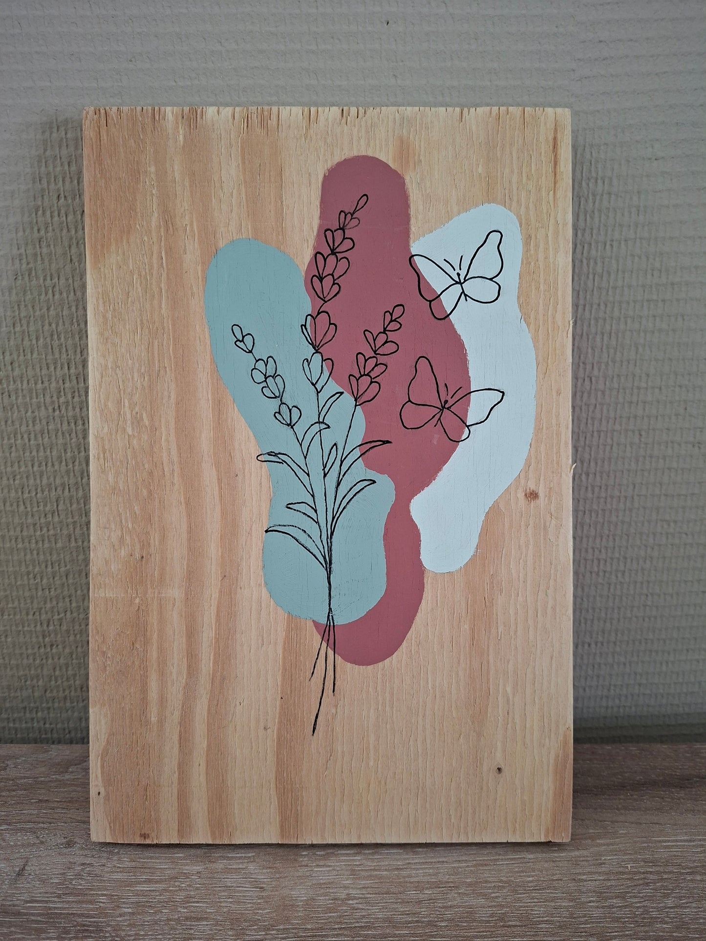 Handgemaakt Houten Kunstwerk – Lavendel met Vlinder | Lijntekening | 30 x 20 cm