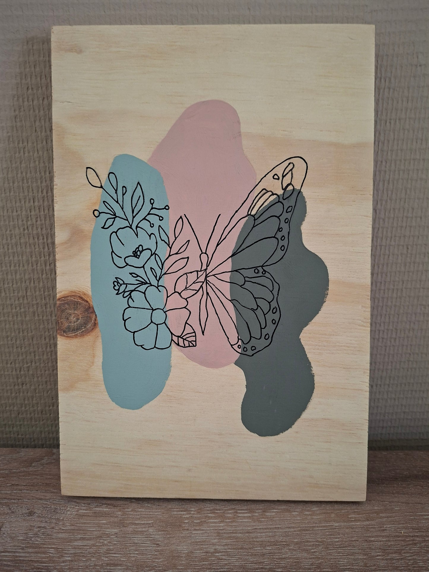 Handgemaakt Houten Kunstwerk – Lijntekening Vlinder | Minimalistisch Design | 30 x 20 cm