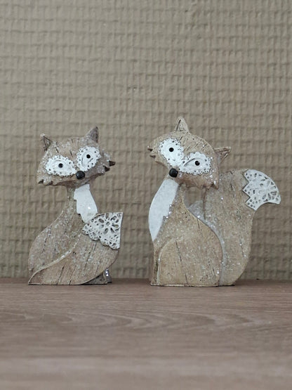 Vosje Grijs – Kijkend naar Links | Staart Omhoog | L4 x B3,5 x H8 cm