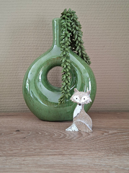 Vosje Grijs – Kijkend naar Rechts | Staart Omlaag | L4 x B3,5 x H8 cm
